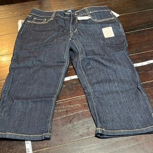 Jeans Capri NWT